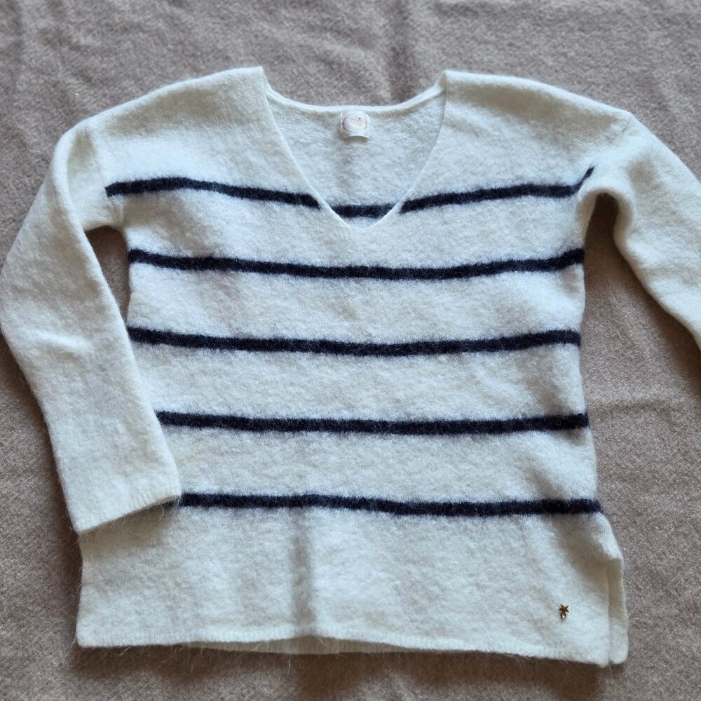 Stunning Les Petits Hauts Cerfilon Model